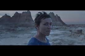 The third feature film from director chloé zhao, nomadland features real nomads linda may, swankie and bob wells as fern's mentors and. Nomadland Alle Informationen Zum Film Auf Cineimage