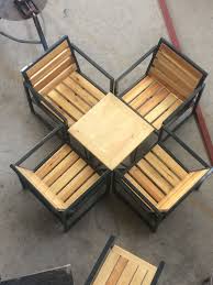 Pin De Roxxette Requijo Em Steel Dining Table Em 2020 Moveis De Madeira Moveis De Aco Moveis Industriais