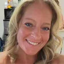 Doreen Dimaria's Instagram, Twitter & Facebook