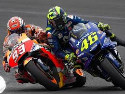 Watch The Best Youtube Videos Online Close Enough Mate Motogp Motorcycle Bikes Track Racing Valentinorossi In 2020 Motogp Valentino Rossi Valentino Rossi 46
