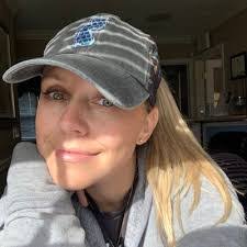 Danielle Haines's Instagram, Twitter & Facebook