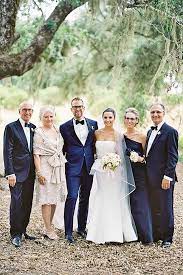 100 Must Have Wedding Photos Ideas Tips Wedding Forward Family Wedding Photos Wedding Photography Poses Family Wedding Picture Poses