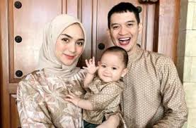 Melalui akun instagram bernama @wennyariani_ofc, foto anak yang diduga dari hasil hubungannya dengan rezky adhitya pun diunggah. 8 Potret Anak Citra Kirana Dan Rezky Aditya Ekspresif Dan Super Gemesin Matamata Com