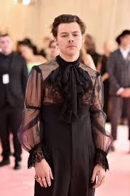 Harry styles news and updates on the sign of the times singer's one direction bandmates and his film dunkirk with more on his tour, youtube and net worth. Harry Styles In Fishnets Shuts Down Magazine Site From Orders