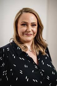 Carolyn Brownell's Instagram, Twitter & Facebook