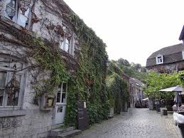 Dinant  di.nɑ̃ ist eine stadt in der provinz namur in der wallonischen region, belgien. Sehenswurdigkeiten Belgien Die 15 Besten Orte Hostelworld