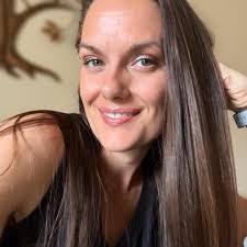 Kassandra Leon's Instagram, Twitter & Facebook