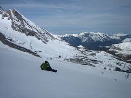 Nous avons récemment ajouté zermatt et les 4 vallées à notre liste de nouvelles destinations, où vous pouvez réserver votre hôtel en suisse et faire du tourisme ou. Quelles Sont Les Plus Grandes Stations De Ski Dans Les Pyrenees