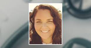 Lori Dowd's Instagram, Twitter & Facebook