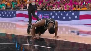 De'Aaron Fox limps to the bench after suffering leg injury