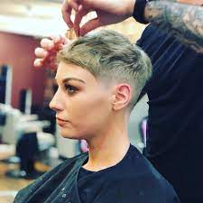 It S Just Something About A Women With Short Hair That Screams Power Hairbyluigialtomonte Hair Hai Super Short Hair Short Hair Dos Thick Hair Styles