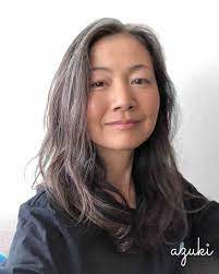 こんにちは あずきです 今月は 私が白髪染めをやめた月 染めないライフ 三年目の記念すべき月です 月日が経つのと 髪が伸びるのは早いものですね 笑ラーメンを食べる時 髪を縛らないと食べにくくなってきましたので 明日はカットして 久しぶりにパーマをかけ