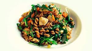 Low Carb Protein Pasta In Karotten Puten Pfanne Mit Rucola Rezept Rezepte Rezepte Gesund Kochen Ohne Kohlenhydrate