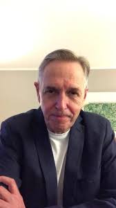 Unser Dirigent Douglas Bostock stimmt auf das bevorstehende Konzert "Colour  Symphony" am 10. April um 18:30 im Edwin-Scharff-Haus, Neu-Ulm ein....