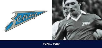 You can download in.ai,.eps,.cdr,.svg,.png formats. Emblema Futbolnogo Kluba Zenit Logotip Znachok Strelka