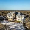 Jul 19, 2021 · elon musk is worth a whopping $185 billion, so it's pretty surprising that the second richest man in the world has chosen to live in a $50k house. 3