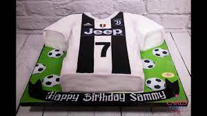 Voir cette épingle et d'autres images dans cake design par rcv. Behind The Scenes Of The Home Kit Of Juve Youtube