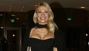 343,557 likes · 2,113 talking about this. H Faih Skorda Anebase Fwtografia Ths Me Mpikini Kai Anastatwse To Instagram