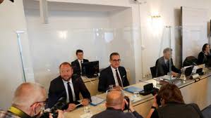 Promoviert, 1975 richteramtsprüfung, richterin am bezirksgericht innere. Osterreich Bierlein Wird Erste Kanzlerin Phoenix