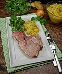 Badisches Schaufele Mit Kartoffelsalat Und Ackersalat Kartoffelsalat Schaufele Badische Kuche