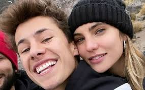 Hubo comentarios a favor y en contra. Macarena Achaga Y Juanpa Zurita Su Historia De Amor