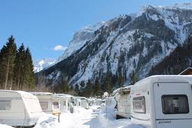 De sneeuwhoogte in zwitserland worden alleen gemeten in het wintersportseizoen. Kamperen In De Sneeuw Club Campinglife