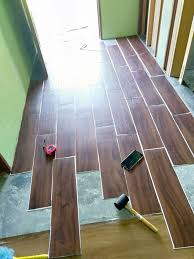 Bahkan bisa membantu serabut pada karpet bisa rata. Mudahnya Pasang Lantai Vinyl Floor Dari Kedai Eco