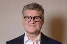 Hermes CEO leaves for Nuveen