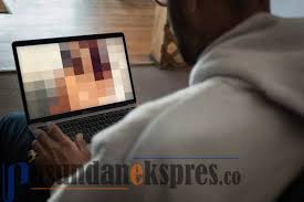 Film porno ha i migliori film porno online gratis. Hati Hati Polisi Siap Ciduk Kalian Yang Sering Nonton Film Porno Begini Tekhnologi Canggihnya Pasundan Ekspres