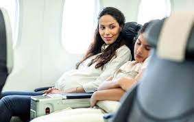 Tanggal yang tercantum di surat rekomendasi dokter atau surat keterangan hamil yang dibuat oleh dokter tidak boleh melebihi 30 hari sejak tanggal keberangkatan. Syarat Ibu Hamil Naik Pesawat Seluruh Maskapai 2021 Wisatalah Com