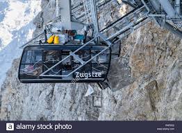 Das sagte ein sprecher der zugspitzbahn dem br. Grainau Bayern 21 Sep 2018 Die Gondel Der Zugspitz Seilbahn Hatte Einen Unfall Hangend An Der Bergstation Der Zugspitze Nach Der Rettung Noch Nicht Einmal Ein Dreiviertel Jahr Nach Inbetriebnahme Ein Unfall