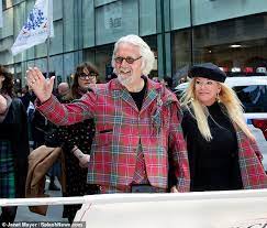 Sir Billy Connolly Leads The Tartan Day Parade With Wife Pamela Stephenson In Nyc Daily Mail Online