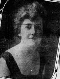 Lillian Sinclair's Instagram, Twitter & Facebook