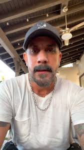 Wanna start a new trend. Censored backstreet songs. #censorbsbsongs show me  your best! Let’s go.