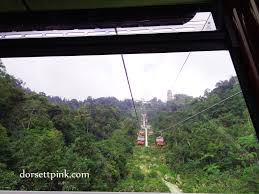 Kali ini kami ingin kongsikan dengan anda info mengenai harga terkini tiket untuk menaiki. Naik Genting Highland Guna Cable Car Baru Dorsett Pink