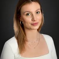 800+ perfiles de «Maja»