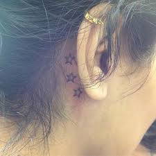 Ear Back Star Tattoo Kulak Arkasi Yildiz Dovmesi Kulak Arkasi Dovmeler Yildiz Dovmeleri Kulak Piercingleri