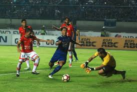 Persija dan psm kembali bermain imbang dalam leg kedua, ahad malam, dan persija kemudian menang adu penalti. Prediksi Persija Vs Persib Tren Kekurangan Gol Berlanjut Tirto Id