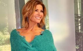 Find the latest tracks, albums, and images from sónia araújo. Sonia Araujo A Foto Que Deixou Os Fas Com A Pulga Atras Da Orelha Ja No Botox Vip Pt