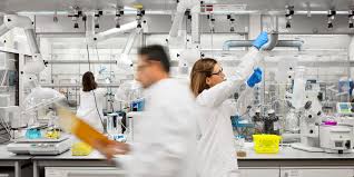 A cancer researcher is a scientist who makes around 60,000 dollars a year. Spanish National Cancer Research Center Cnio