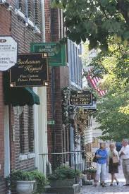 Shopping Along King Street In Old Town I Worked At A Bank On The Corner Of King And Royal Old Town Alexandria Alexandria Virginia Dc Travel