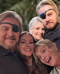 𝗦𝗔𝗬 𝗬𝗘𝗦 𝗜𝗙 𝗬𝗢𝗨 𝗟𝗢𝗩𝗘 Days of our Lives ❤️