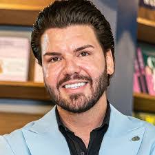 Linda Neer's Instagram, Twitter & Facebook