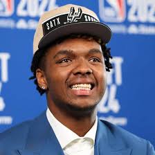 Preston Hollow People' Applauds