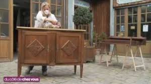 Envie de relooker un meuble en bois chiné dans une brocante ou retrouvé au grenier ? Relooking En Couleur D Un Buffet 2 Corps Youtube