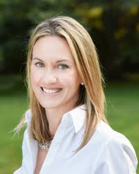 Elisabeth White's Instagram, Twitter & Facebook