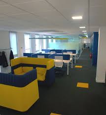 L Image Contient Peut Etre Personnes Assises Et Interieur Reamenagement De Cegedim Outsourcing 2016 C Archibald Reamenagement Personne Assise Interieur