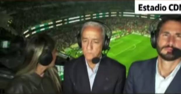 🟡 #HechosDigital | En redes sociales circula el momento en que periodistas  ecuatorianos habrían sido agredidos por aficionados en el Estadio Azteca.,  📽️: Video cortesía. , #Internacionales #Ecuador ...
