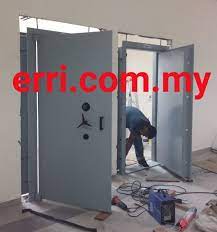 German italian english dutch french spanish danish latin finnish swedish norwegian russian czech croatian. Peti Besi Bilik Kebal Photos Facebook