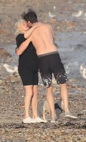 The australian actors have been married for 24 years and have two children—and hugh jackman is ever grateful that, at least one time in his life, he was 100 percent sure about something. Hugh Jackman And Deborra Lee Furness Pack On The Pda As They Go For An Icy Swim In The Hamptons Tech Readsector